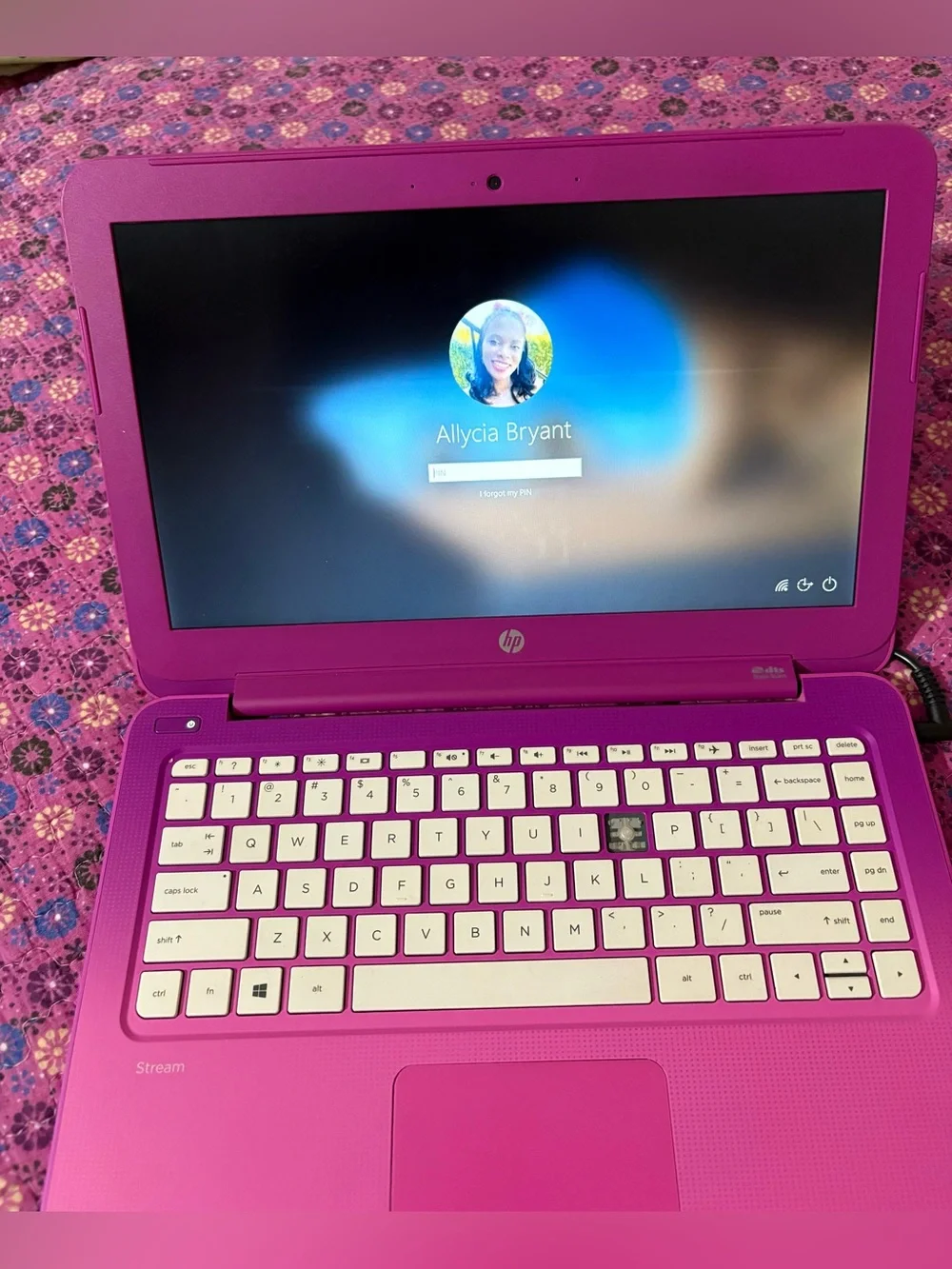 2016 HP STREAM Magenta Laptop size 13.3 inch LOCKED, NO CHARGER & O Key off